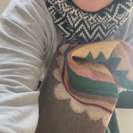 Video of Mackenzie shows off woven blanket